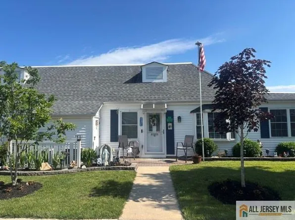 150 Providence Way #B, Monroe Township, NJ 08831