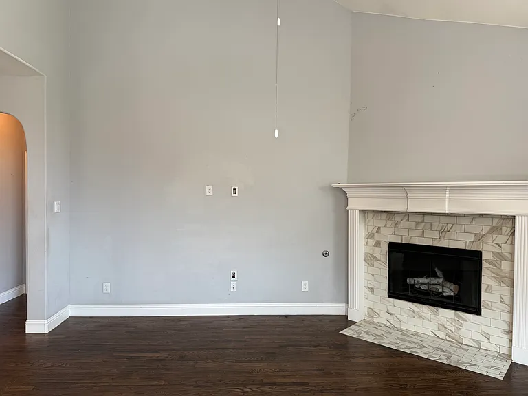2417 Kingsgate Dr — Photo 11