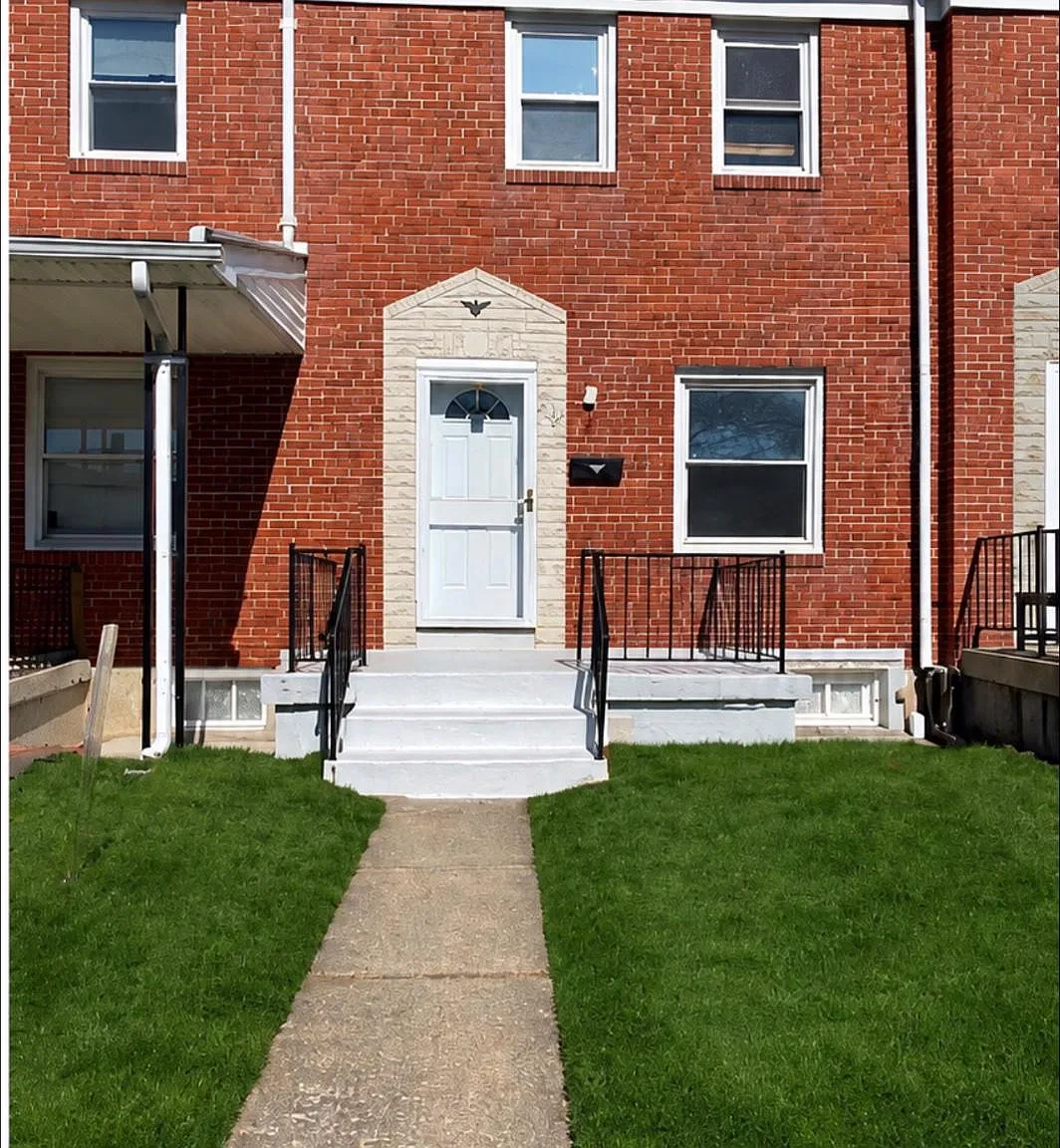 3 bed, 4.0 bath, 1624 sqft, $1,900 — Photo 1