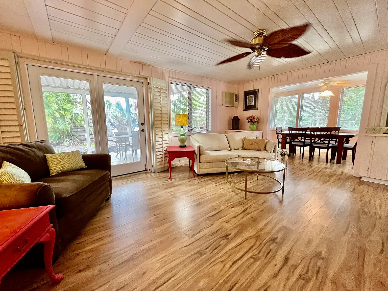 2 bed, 1200 sqft, $8,900 — Photo 3