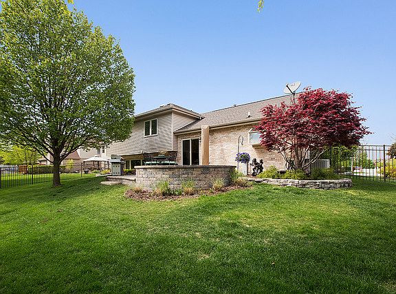 5th image of 12317 W Surrey Ln