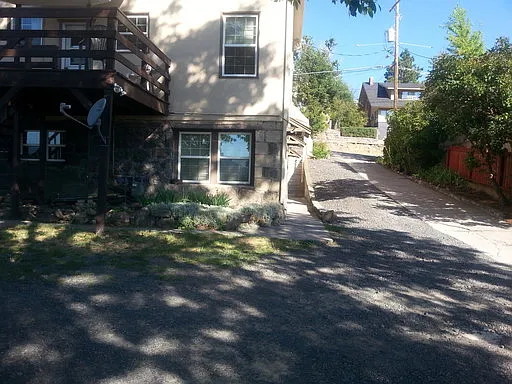 524 High St #10 — Photo 3