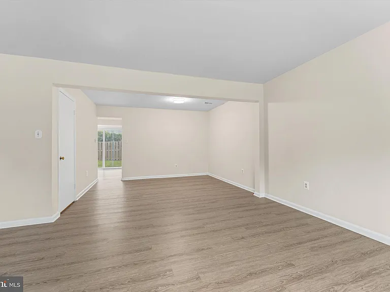 2753 Bixby Rd — Photo 8