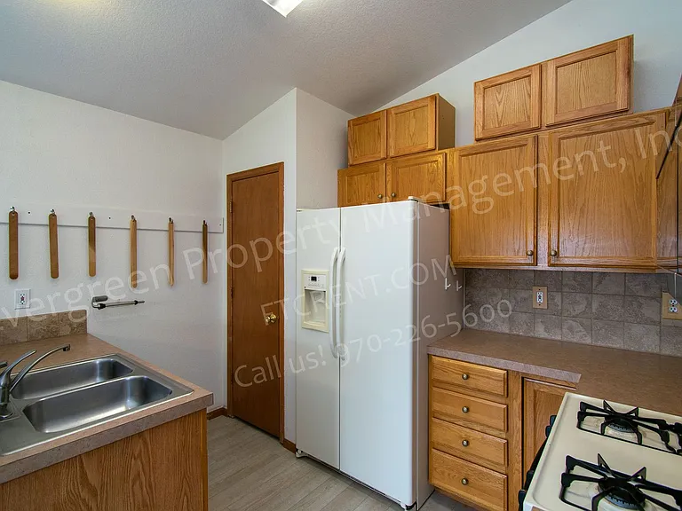 2302 Turquoise St — Photo 13