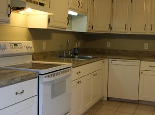 43 Garfield St #R, Newport, RI 02840