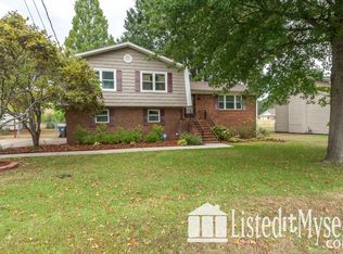 412 Debbie Dr, Trussville, AL 35173