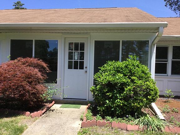 3rd image of 647B Plymouth Dr #100B
