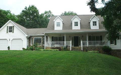 1st image of 140 Lois Ln