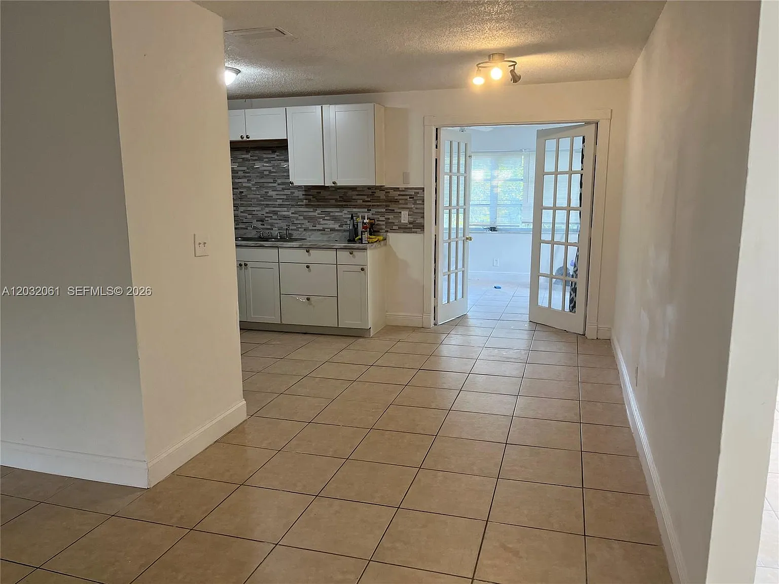 Lauderhill Manor — Photo 1