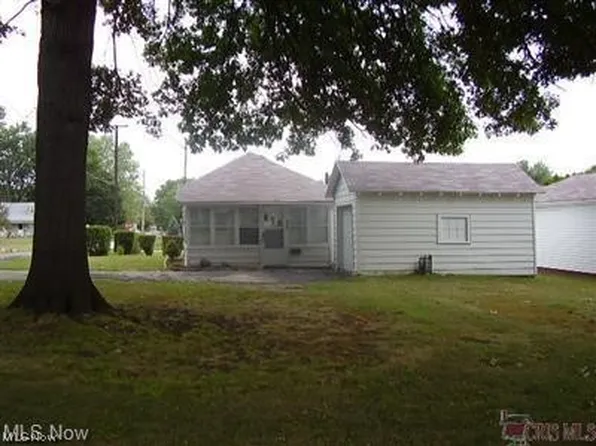 2002 Brownlee Ave, Youngstown, OH 44514