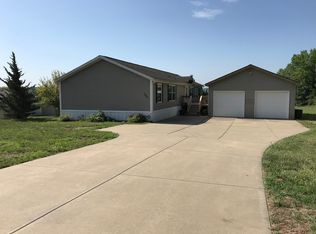 7521 Swartz Rd, Kansas City, KS 66111