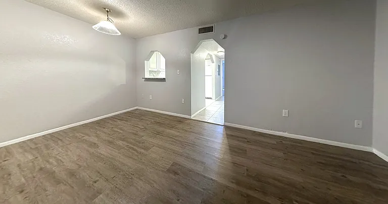 4725 39th Ave N #104 — Photo 9