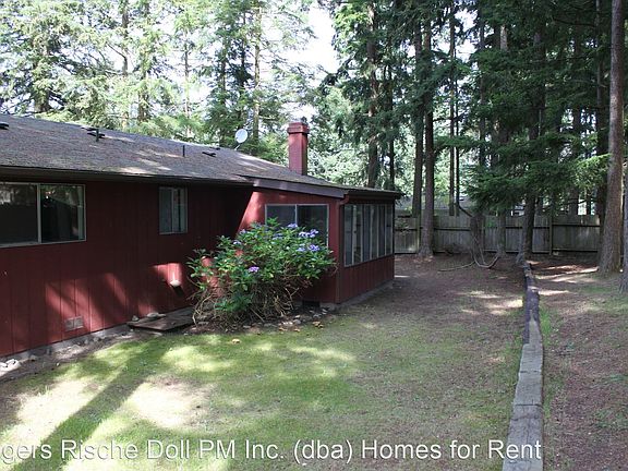 3rd image of 4524 N Woodland Cir