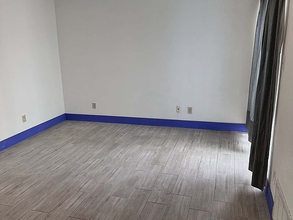 3rd image of 4124 Hollow Oak Dr