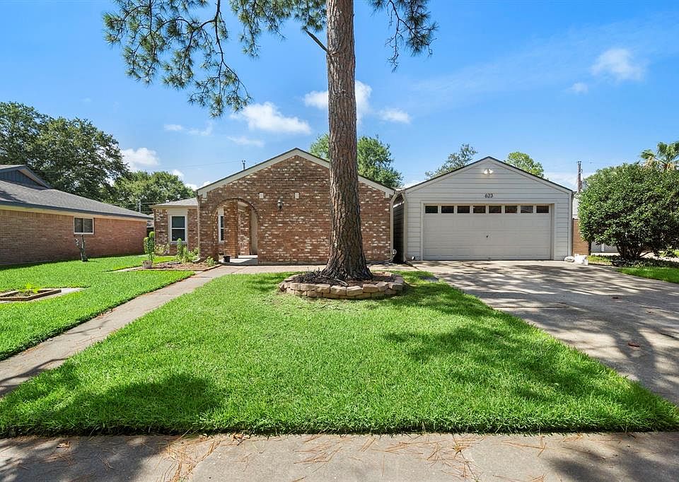 1st image of 623 Bayview Drive