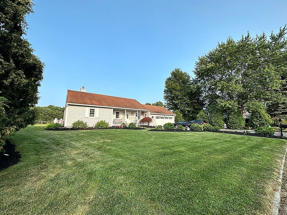 2nd image of 260 Old Farm Rd