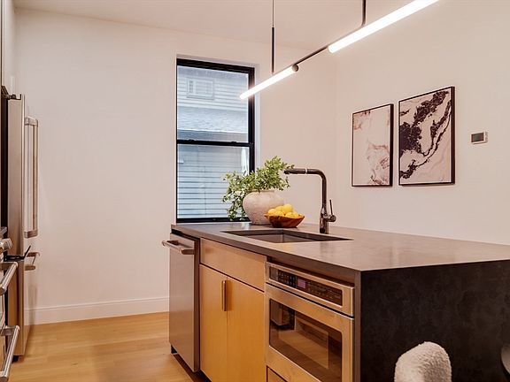 5th image of 182 Tremont St #2