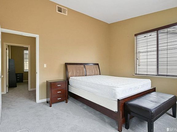 3rd image of 172 Serra Ln