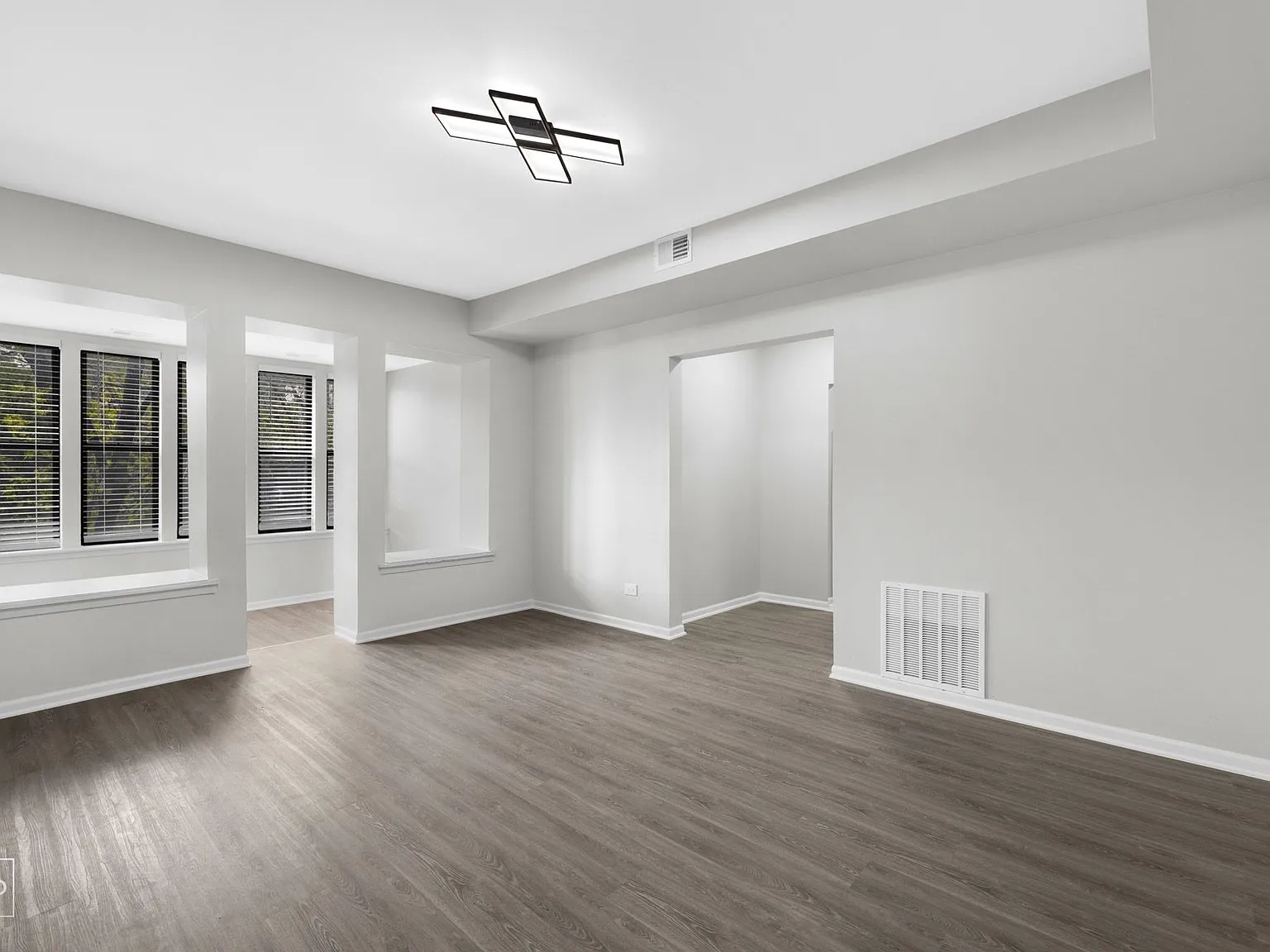 5047 S St Lawrence — Photo 3
