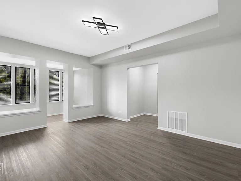 5047 S St Lawrence — Photo 3