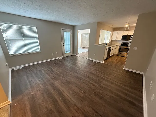 1150 Chapman Ln #40 — Photo 6