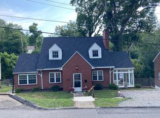809 Laurel Rd, Charleston, WV 25314