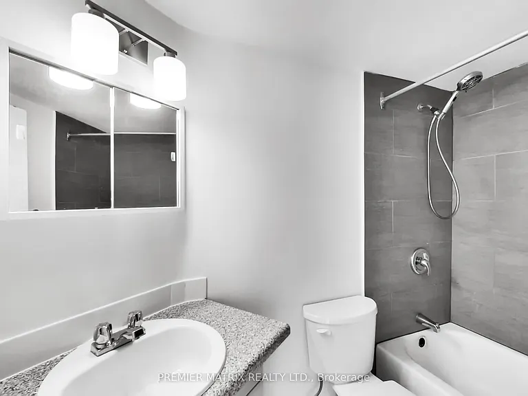 65 Thorncliffe Park Dr #1411 — Photo 23