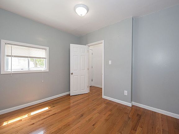 4th image of 455 Lafayette Ave