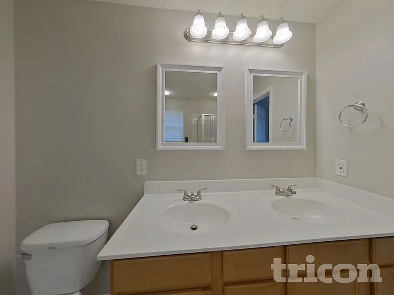 246 Bridgeport Rd — Photo 10