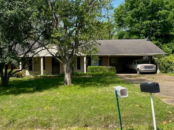 1225 Brooks Dr, Clarksdale, MS 38614