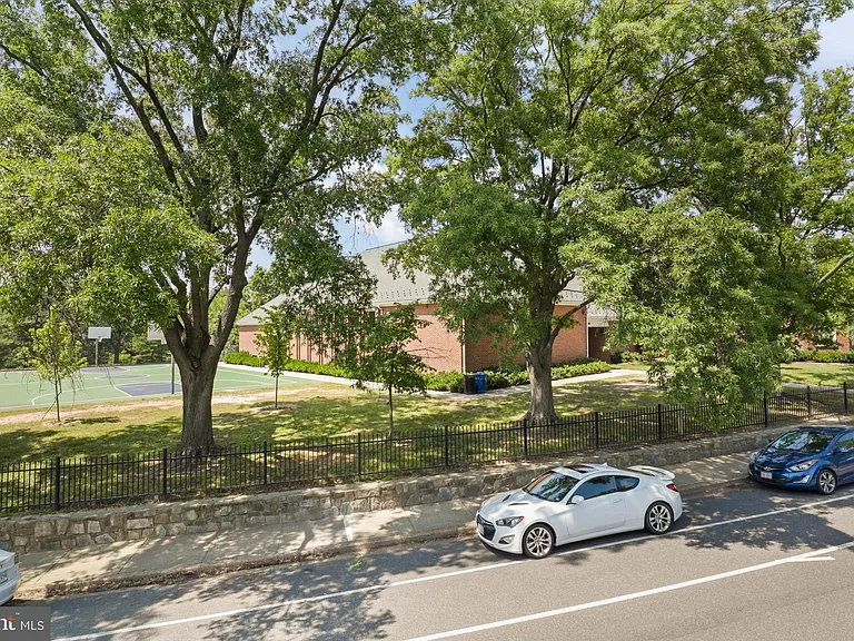 3263 S Stafford St — Photo 44