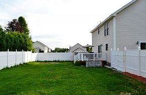 Large Flat, Fenced-in Backyard