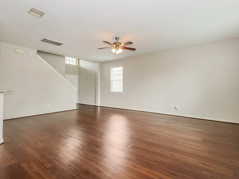 2802 Mesquite Ridge Dr — Photo 4