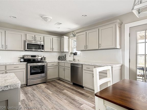 3rd image of 106 S 39th St #Townhouse