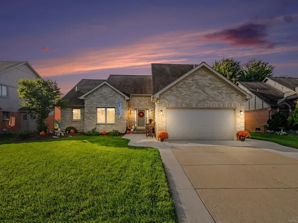 21194 Fairfield Dr, Macomb, MI 48044
