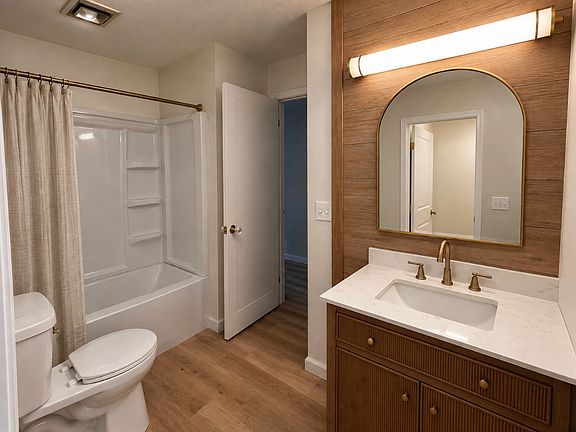 3rd image of 3819 Cambridge Pl