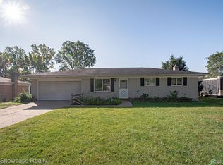 5063 Ridgetop Dr, Waterford, MI 48327