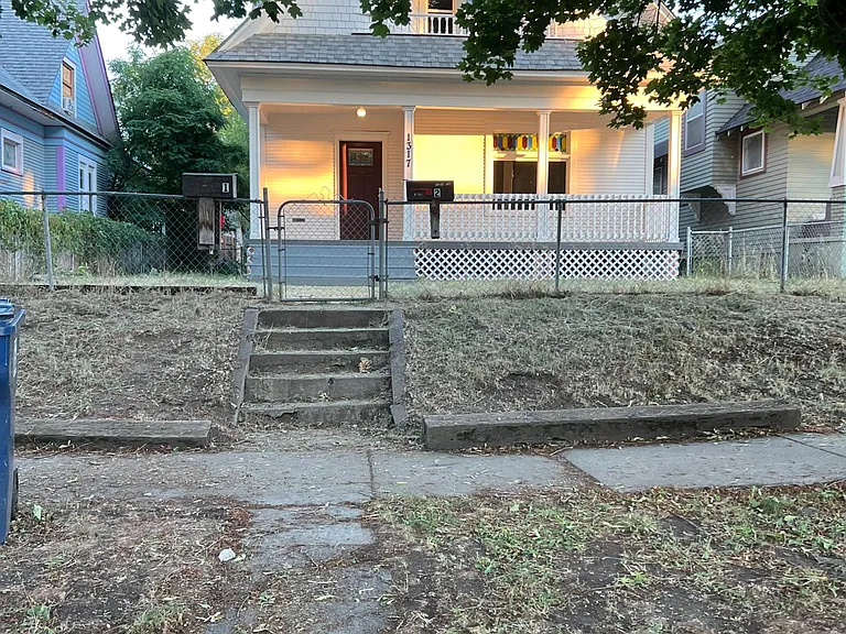 1317 W Augusta Ave #2 — Photo 17