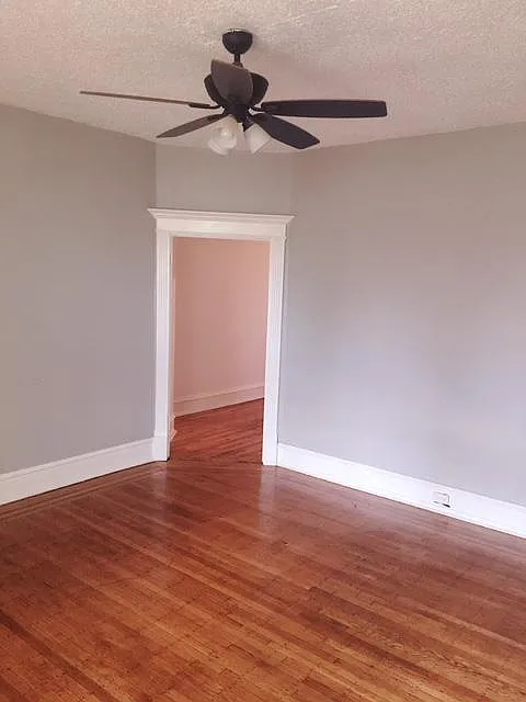 6029 Catharine St — Photo 4