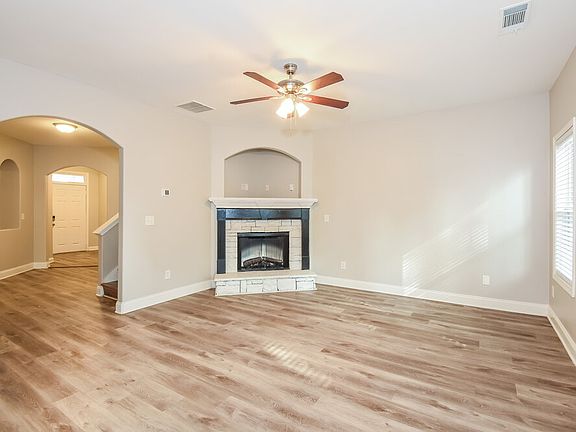 5th image of 1521 Lily Valley Dr