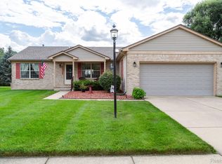 46207 Brookside North Dr, Macomb, MI 48044