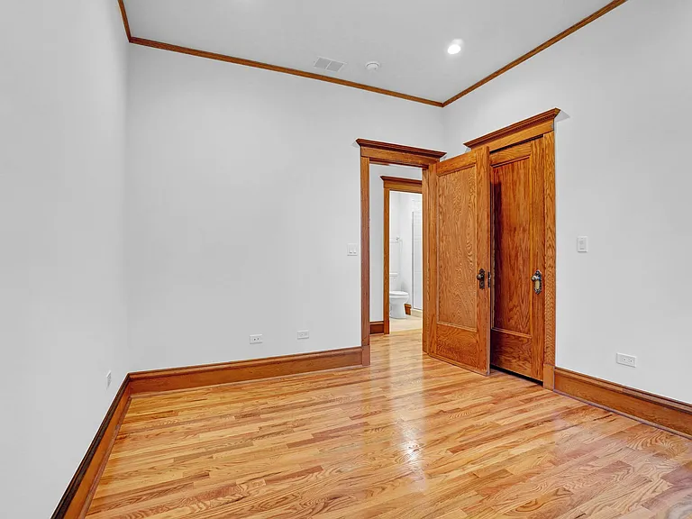 1233 N Hoyne Ave #2 — Photo 17