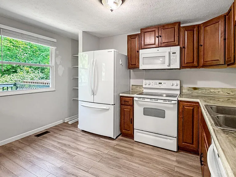 4560 New Market Ct #318 — Photo 7