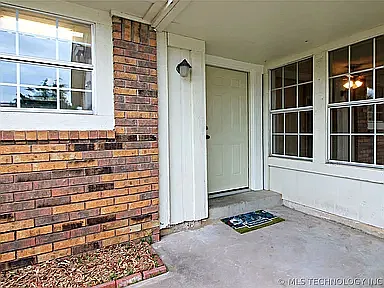 3 bed, 1640 sqft, $1,800 — Photo 1