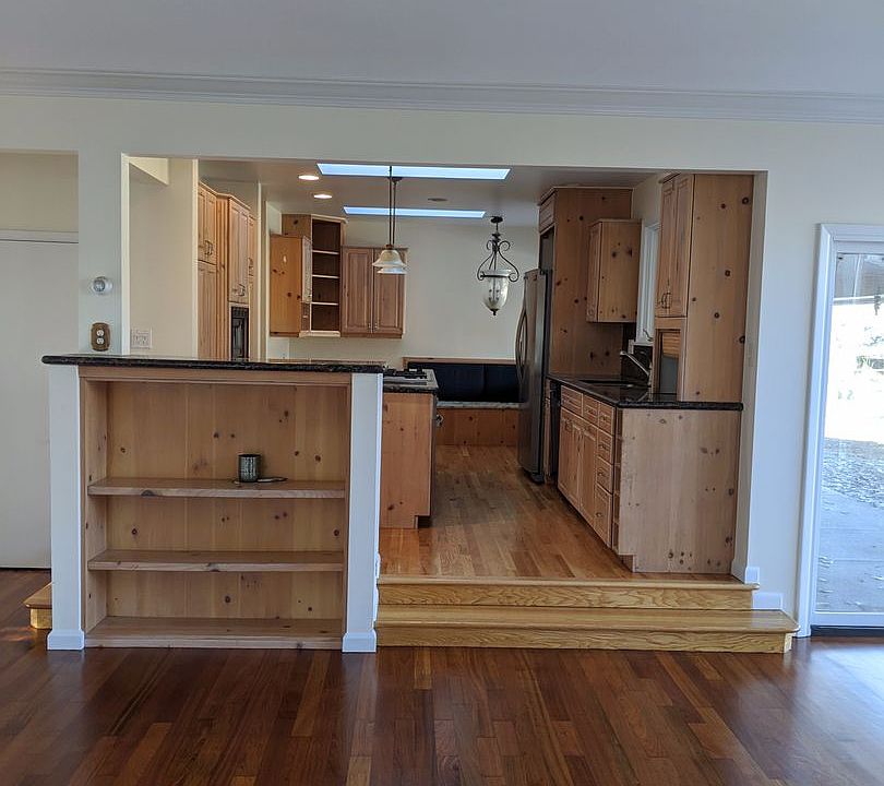 1st image of 6079 Simmons Dr