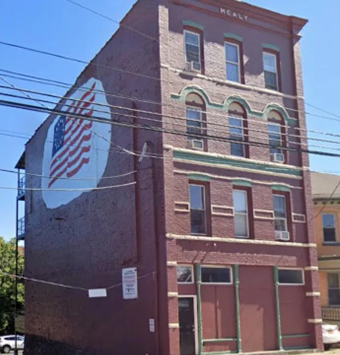 92 Front St
