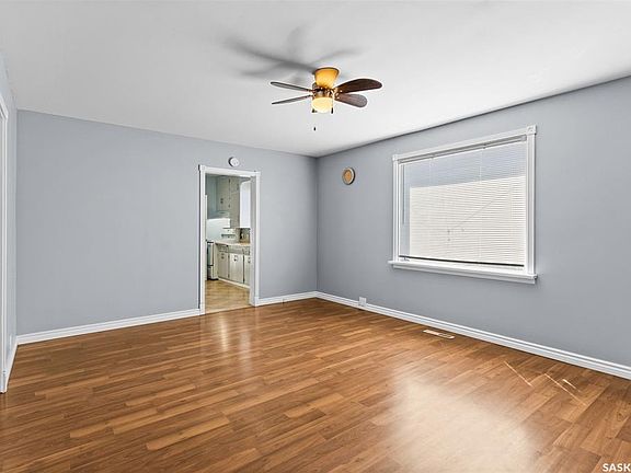 3rd image of 102 Oronsay STREET