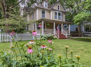 403 W Green St, Champaign, IL 61820