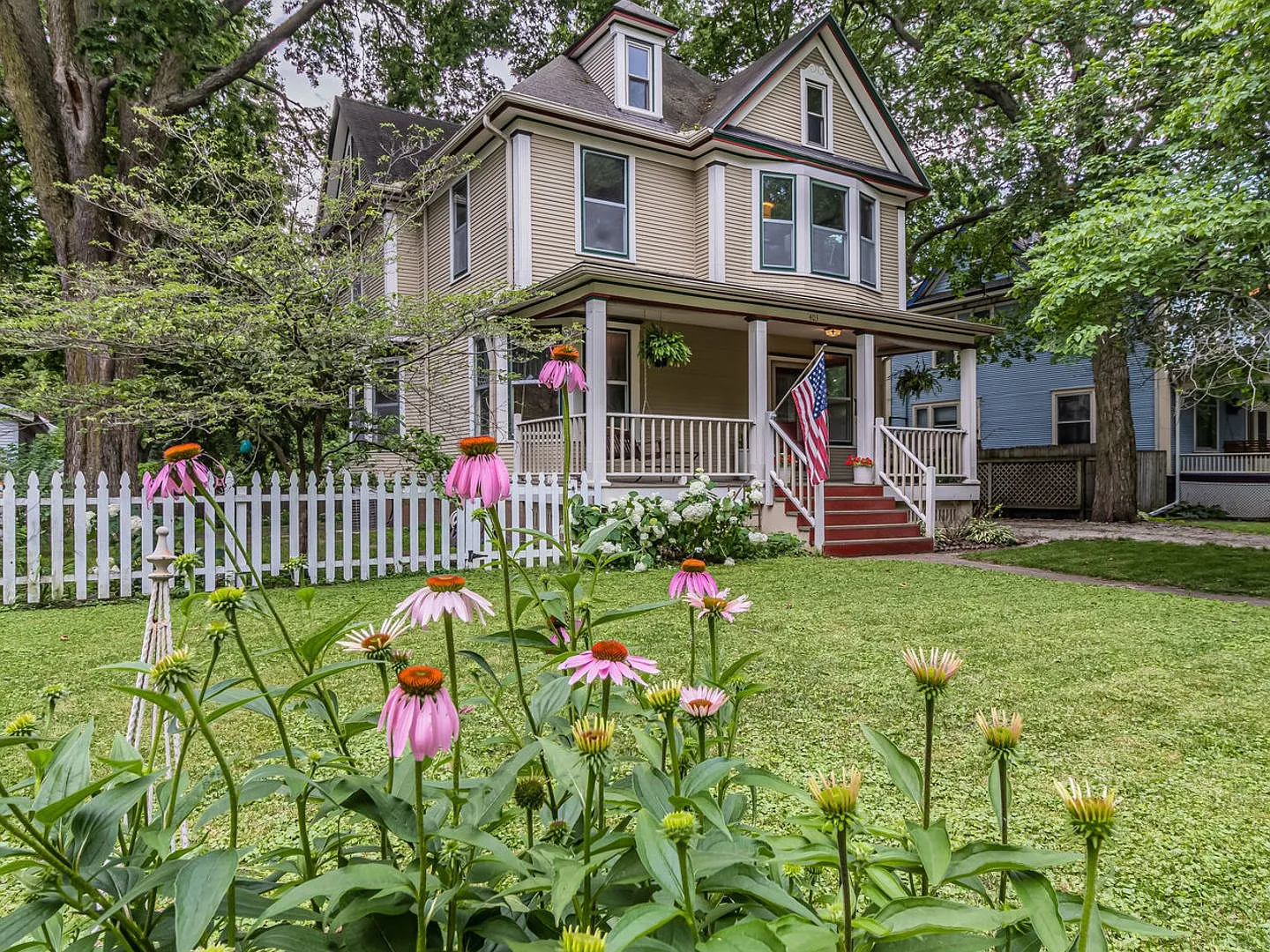 403 W Green St photo 1