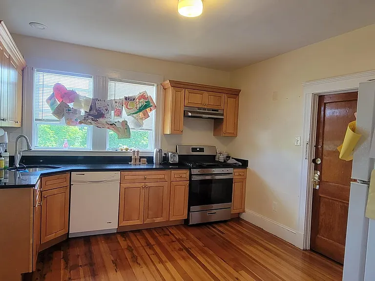 21-23 Grafton Ave #21 — Photo 2